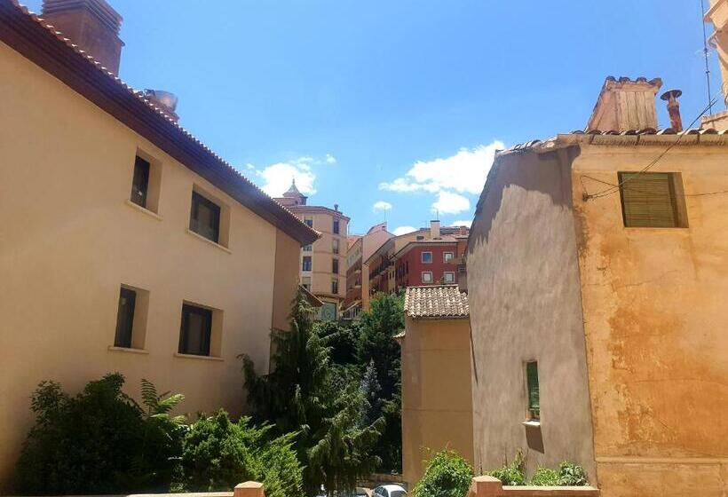 패밀리 룸, Estudios Los Arcos