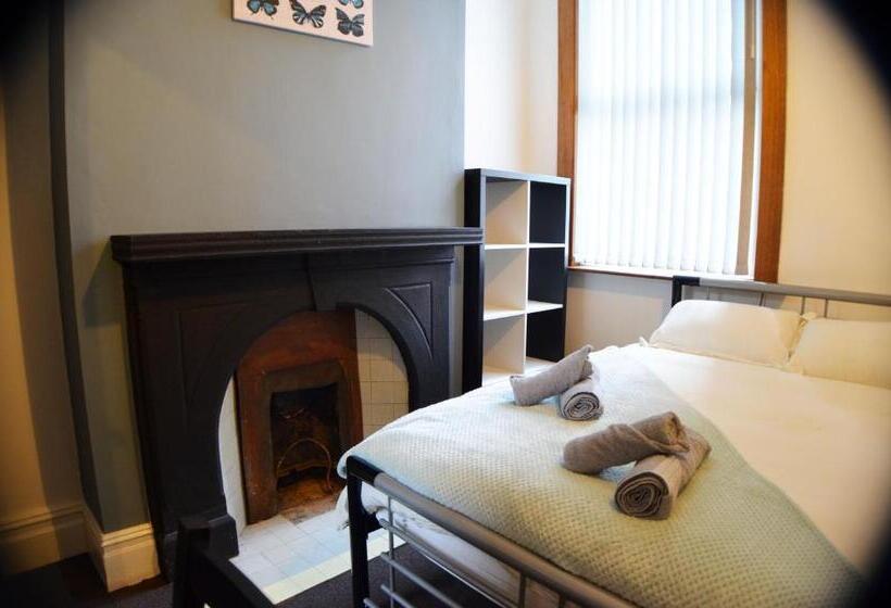 Четырехместный Номер Стандарт, Old Swan Guest House