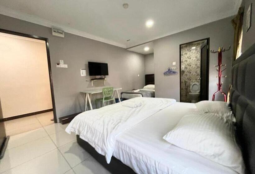 חדר פרמיום לשלושה, Hilltop Hotel Tanjung Malim