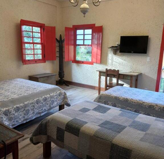 Люкс Повышенной Комфортности, A Casa Vermelha Hospedaria