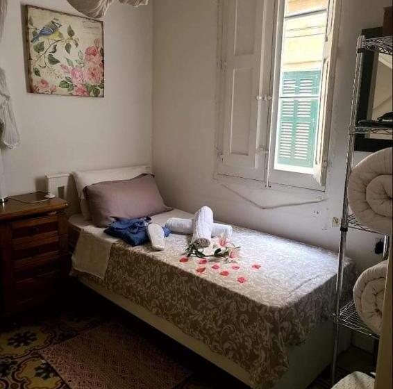 اتاق استاندارد, Corto Maltese B&b
