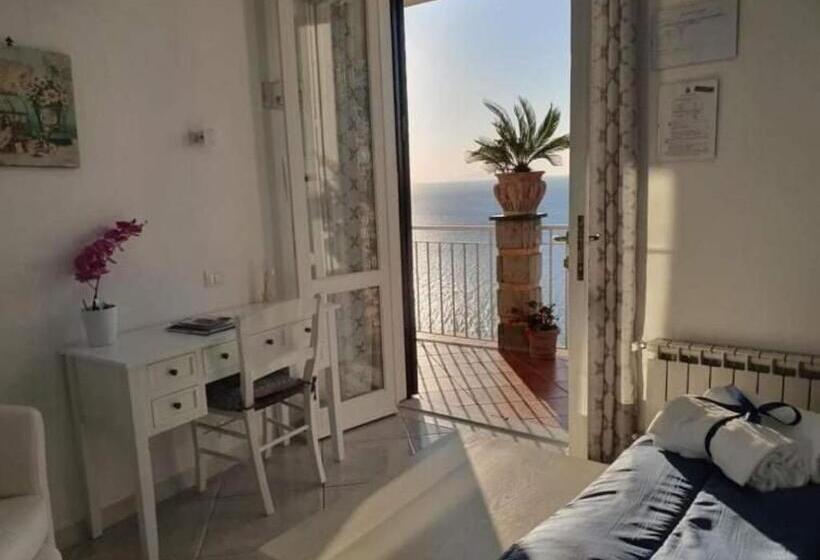 اتاق استاندارد با تخت بزرگ, La Palombara B&b