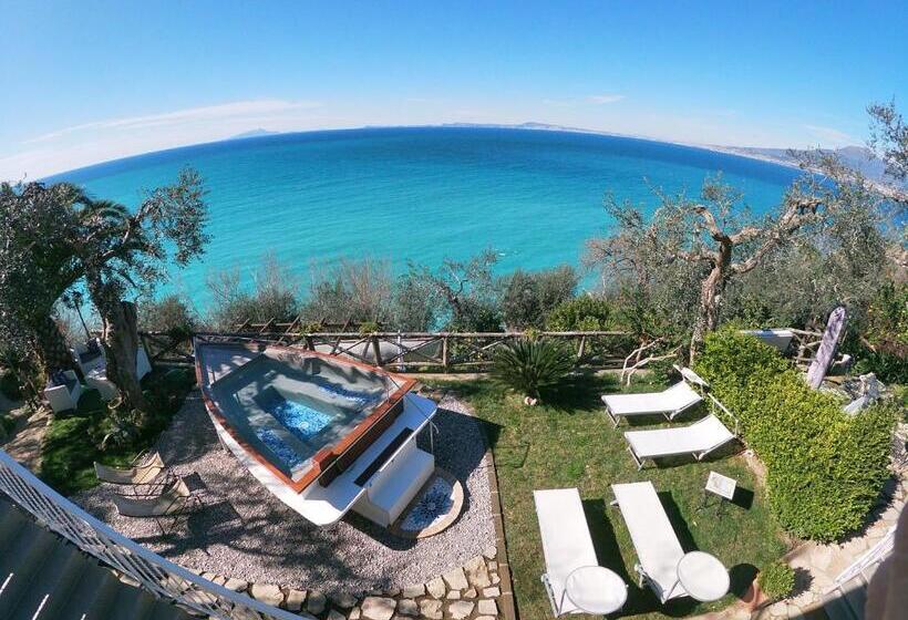 اتاق استاندارد با بالکن و چشم‌انداز دریا, La Palombara B&b