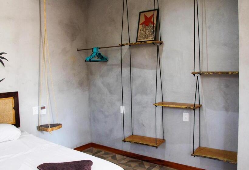 套房带泳池景, Coccoloba Guest House