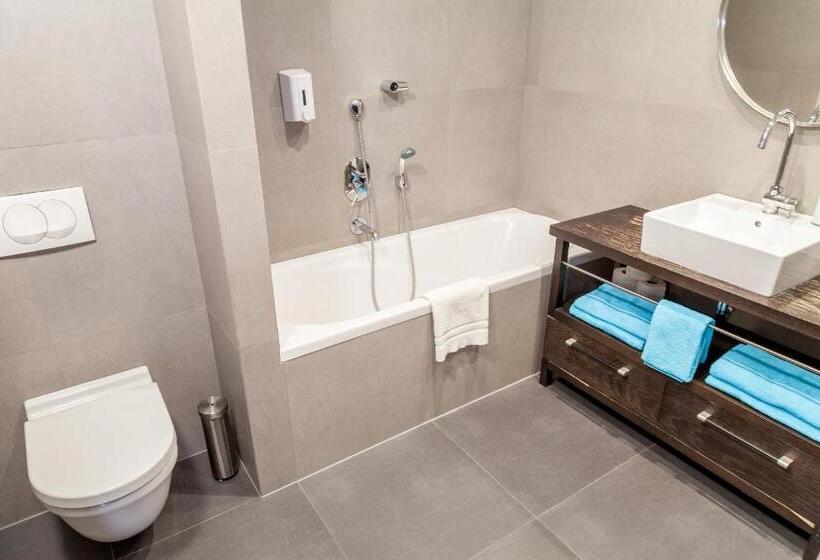 Апартаменты 1 Спальня, City Gardens Hotel & Wellness