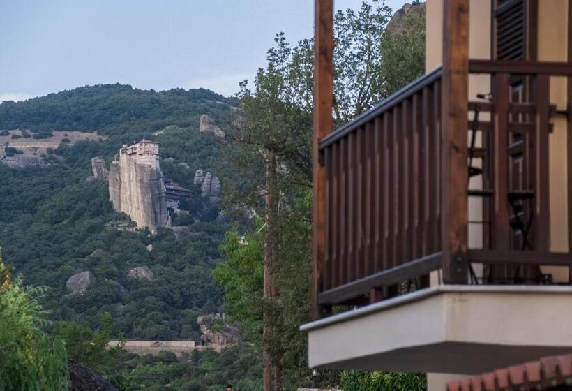 اتاق استاندارد با چشم‌انداز کوهستان, Doupiani House