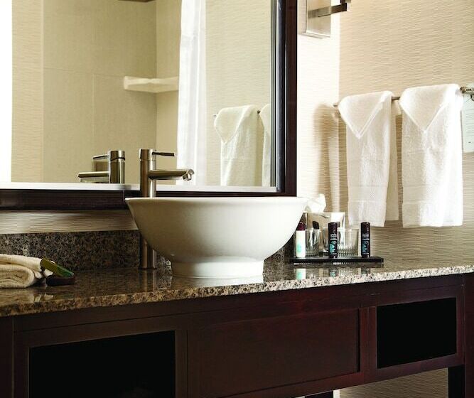 스위트, Embassy Suites Ontario Airport