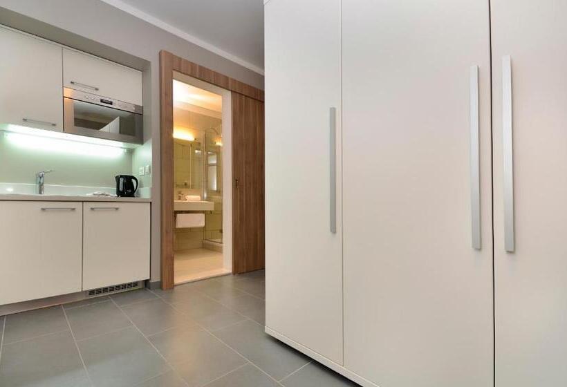 Номер Стандарт с Балконом, The Residence Apart