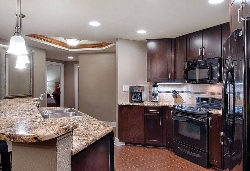Апартаменты 2 Спальни, Club Wyndham National Harbor