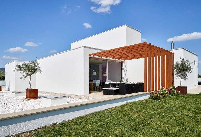 Вилла 1 Спальня, Oliveira House