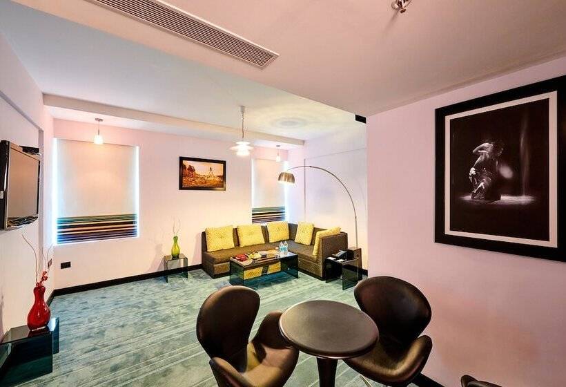 Люкс, Aloft Bengaluru Whitefield