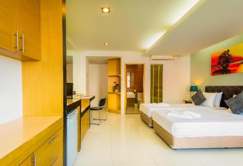 Номер Deluxe Кровать Кинг, Hallo Patong