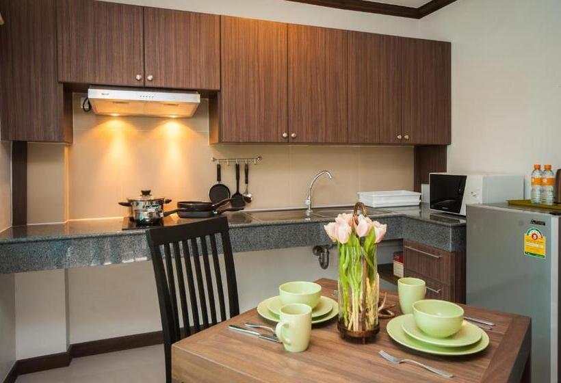 Номер Deluxe, Ratana Hill Patong