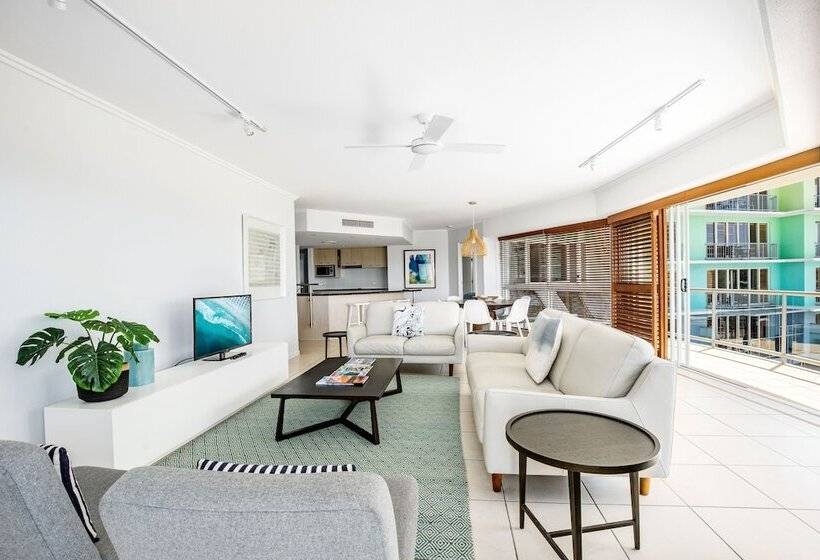 Апартаменты 3 Спальни Вид на Море, Rolling Surf Resort