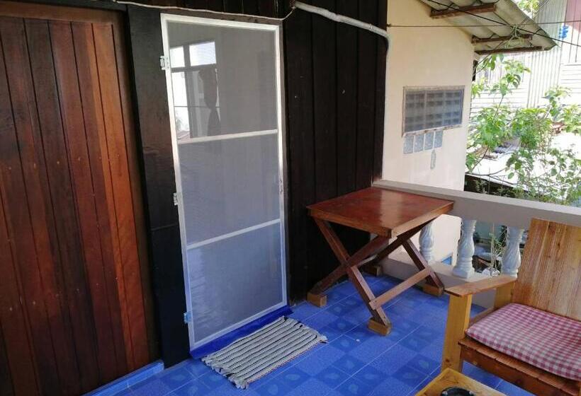 اتاق استاندارد با بالکن, Orchid Guest House