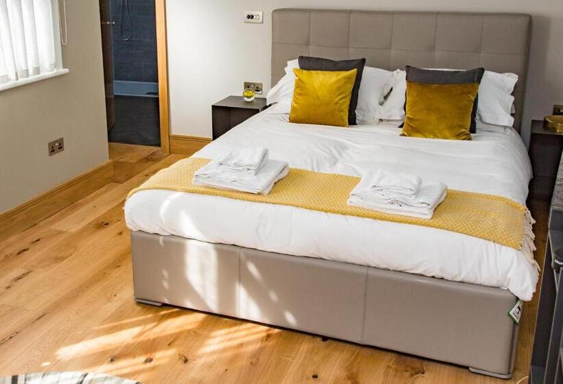 חדר דחוקס עם מיטת קינג, The Hugo   Hotel Concept Canterbury