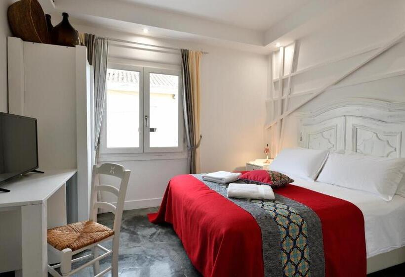 Quarto Standard Banheira Exterior, Lughia
