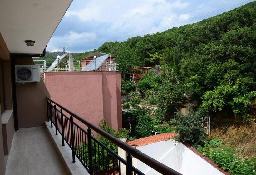 Семейный Номер, Sea View Hills