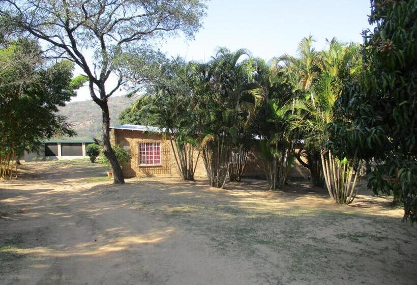 샬레, Leopard Tree Retreat
