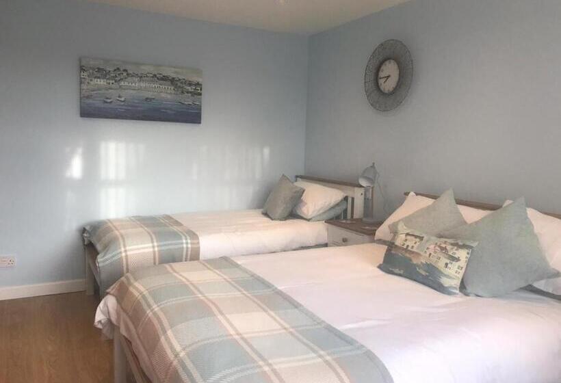 Семейный Номер, Coast 77 B&b