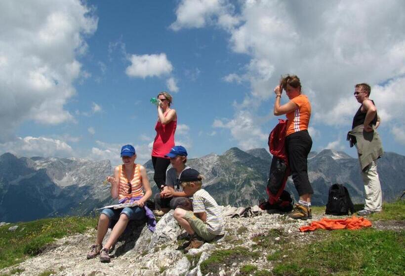 Дом 1 Спальня, Vordersattlegghofhütte