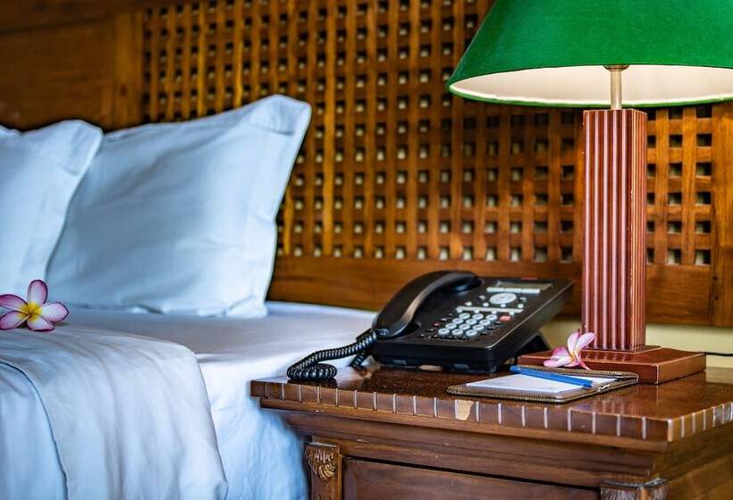 اتاق کلاب, Aanari Hotel & Spa