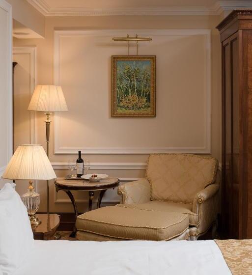 سوییت جونیور, Nobil Luxury Boutique