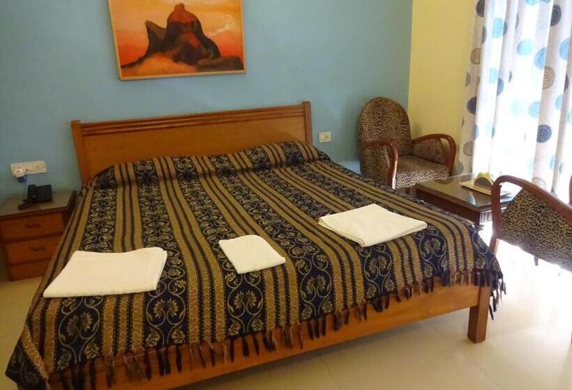 اتاق لوکس, Renzo's Inn