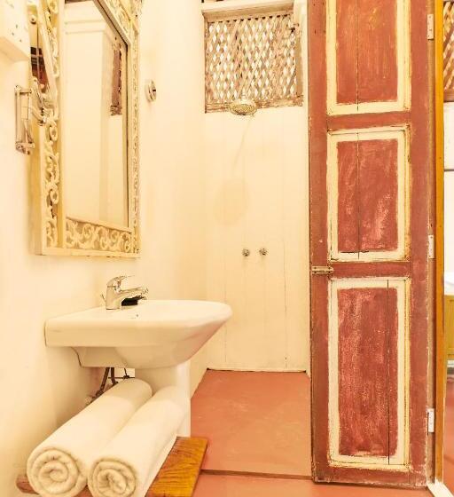 سوئیت 2 خوابه, Temple Tree Resort