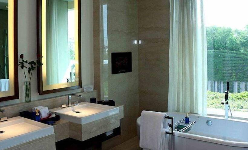 اتاق لوکس, The Oberoi  Gurgaon