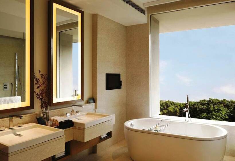 سوئیت پریمیوم, The Oberoi  Gurgaon