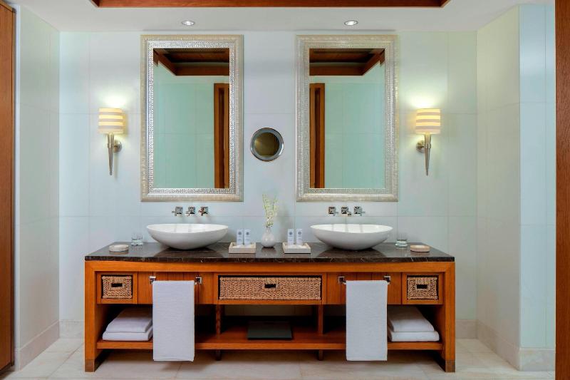 Люкс Кровать Кинг, The St. Regis Saadiyat Island Resort, Abu Dhabi