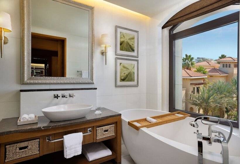 Номер Superior Боковой Вид на Море, The St. Regis Saadiyat Island Resort, Abu Dhabi