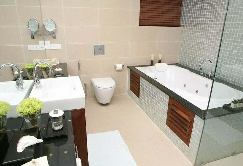 Люкс Повышенной Комфортности, Michelle Boutique Hotel