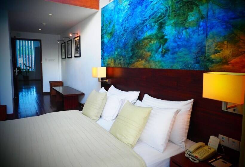 Люкс Повышенной Комфортности, Michelle Boutique Hotel