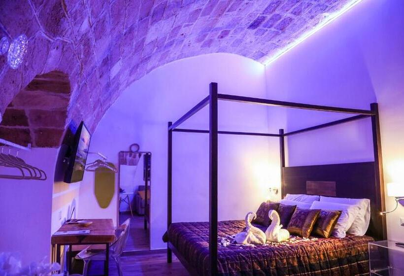 Люкс с гидромассажем, The Bridge Suites