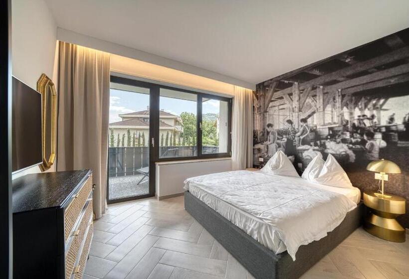 اتاق استاندارد, Goldfinger + Suites
