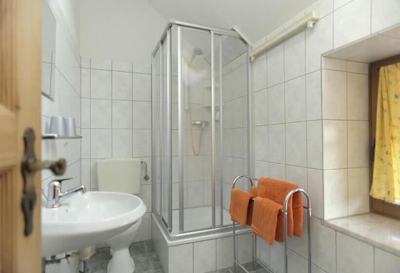 اتاق استاندارد, Pension Kronenburghof