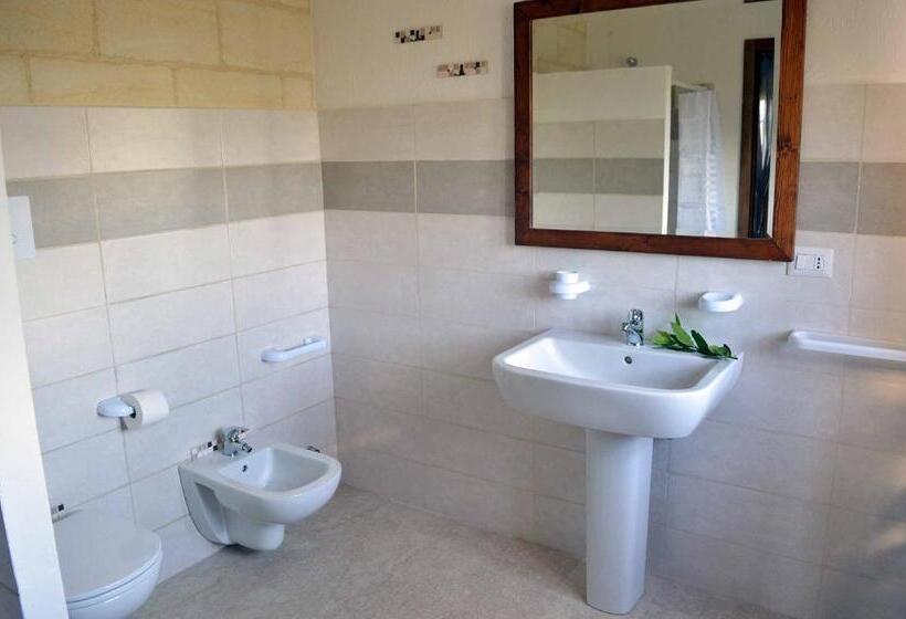 标准间带阳台, B&b Profumo Di Alloro