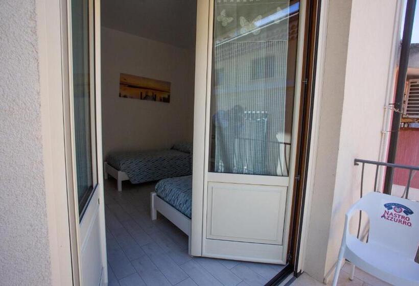 Апартаменты 1 Спальня с Балконом, Odissea Residence E Rooms