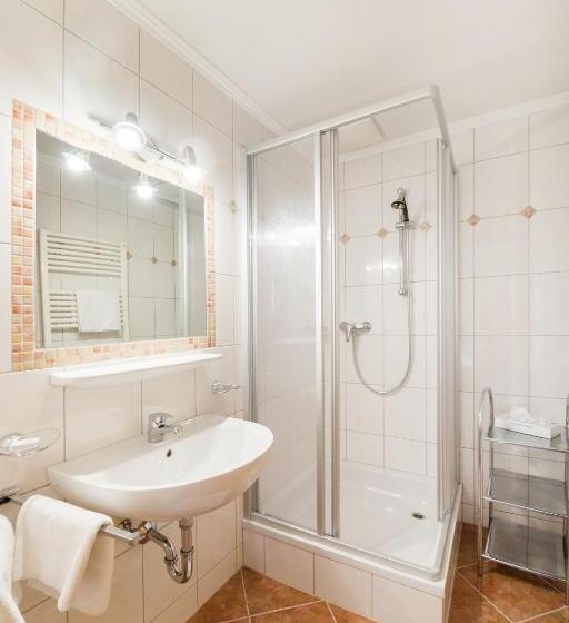 Апартаменты 2 Спальни, 4 Mountains Apartments
