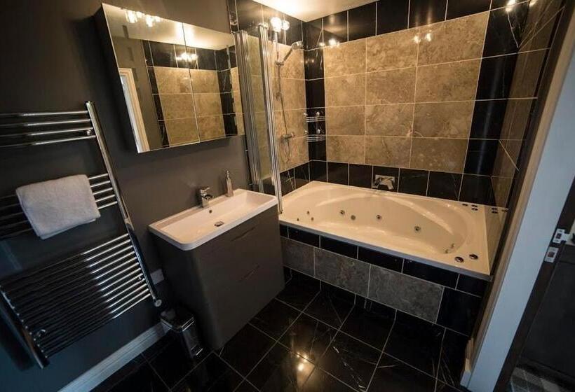 Трехместный Номер Deluxe, Whitehouse B&b