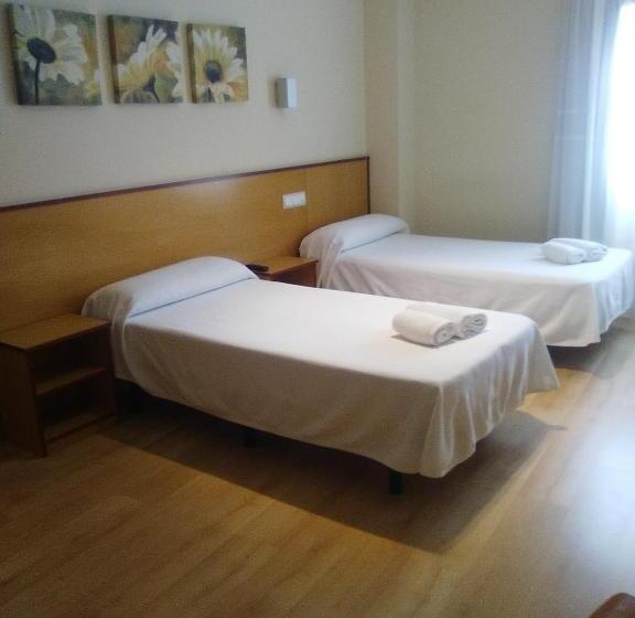 Номер Стандарт, Hostal Restaurante Taracena