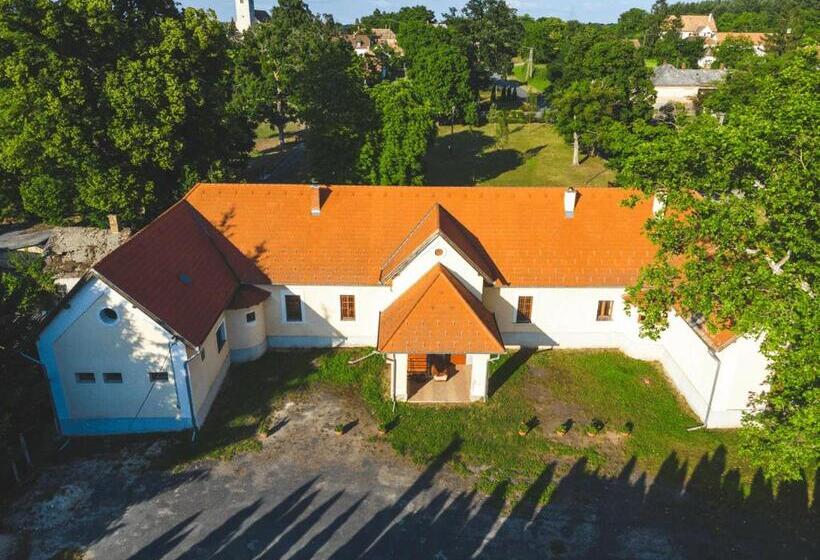 Семейный Номер Совместный Санузел, Tolnay Kúria és Vendégház