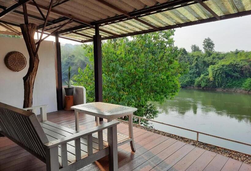 Deluxe room with river view, Pingplalee Resort Chasorn