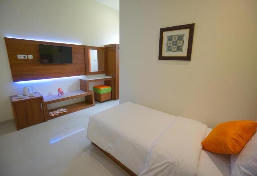 Номер Стандарт, The Cabin Tanjung Hotel Wonosobo