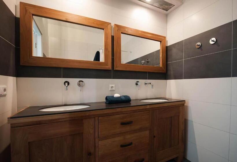 غرفة قياسية مطلّة علي الحديقة, B&b Veers Buuten