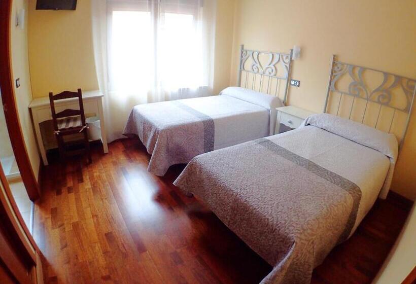 Номер Стандарт, Hostal Plaza Mayor