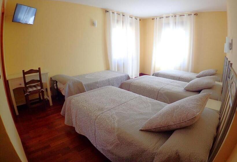 Четырехместный Номер Стандарт, Hostal Plaza Mayor
