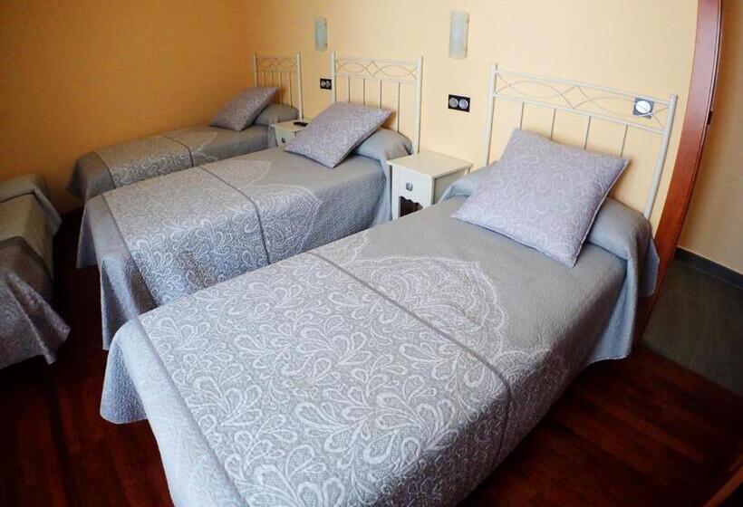 Четырехместный Номер Стандарт, Hostal Plaza Mayor